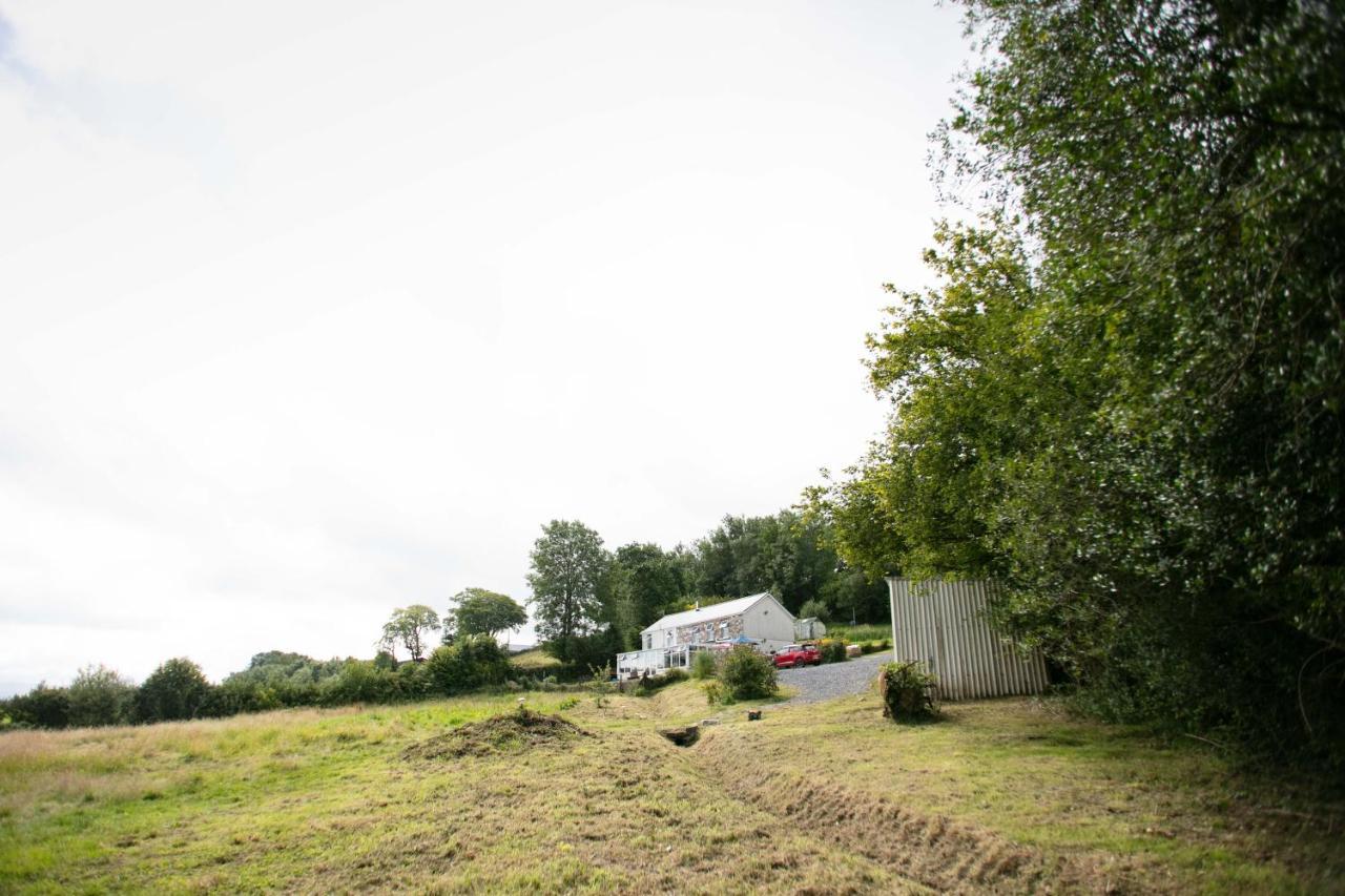 Cwtch Farm Bed & Breakfast Ystalyfera Exterior photo